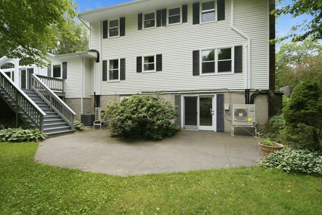 10425 E Q Avenue, Scotts, MI 49088