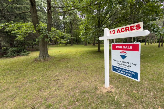 10425 E Q Avenue, Scotts, MI 49088