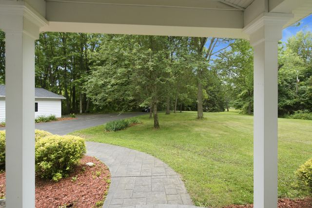 10425 E Q Avenue, Scotts, MI 49088