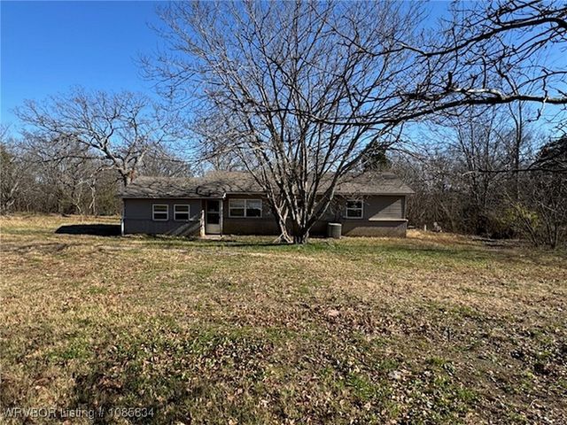 90637 S 4697 Road, Stilwell, OK 74960