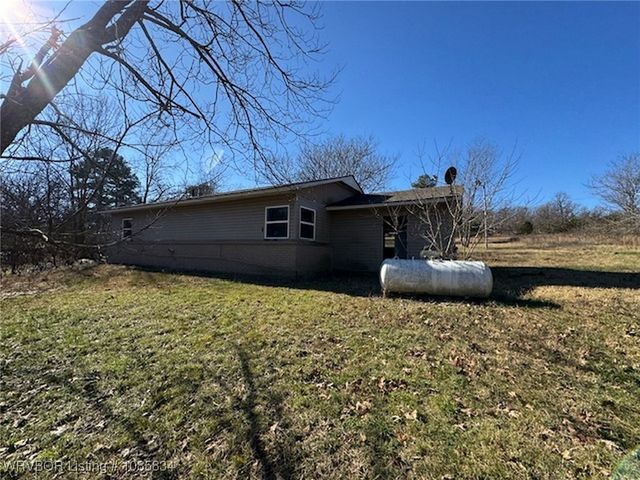 90637 S 4697 Road, Stilwell, OK 74960