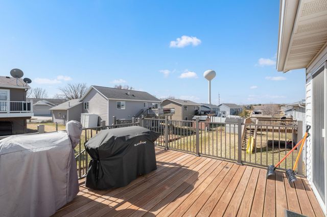 407 8th Street NW, Dodge Center, MN 55927