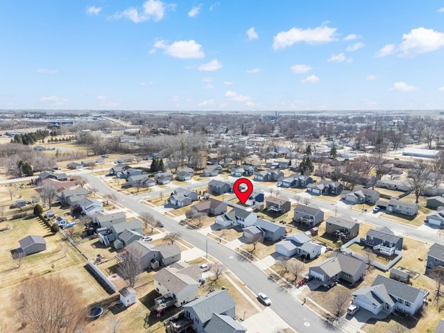 407 8th Street NW, Dodge Center, MN 55927