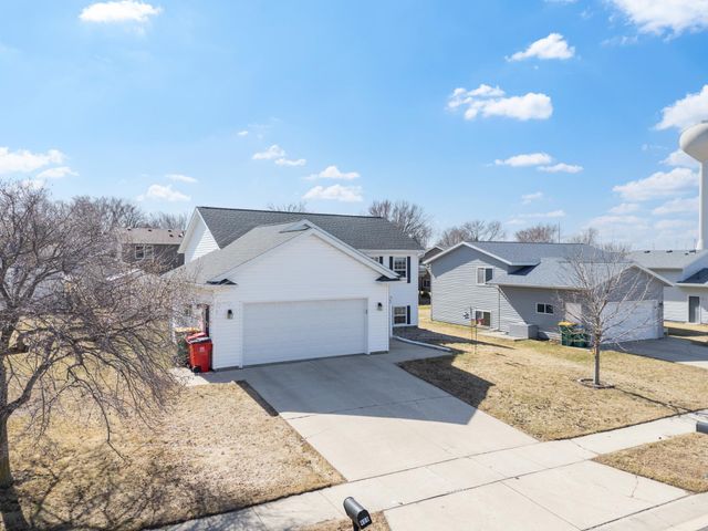407 8th Street NW, Dodge Center, MN 55927