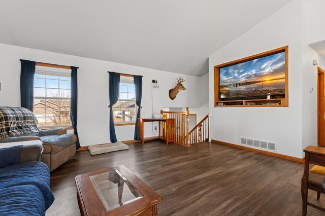 407 8th Street NW, Dodge Center, MN 55927