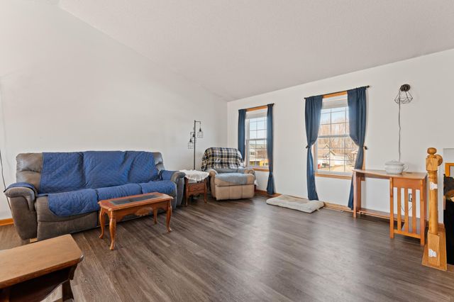 407 8th Street NW, Dodge Center, MN 55927