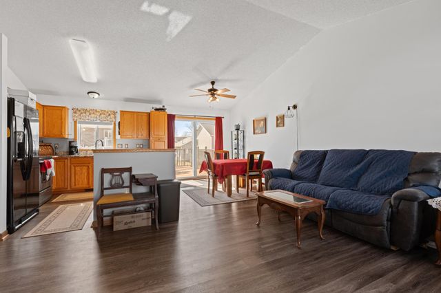 407 8th Street NW, Dodge Center, MN 55927