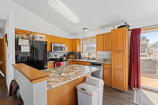 407 8th Street NW, Dodge Center, MN 55927