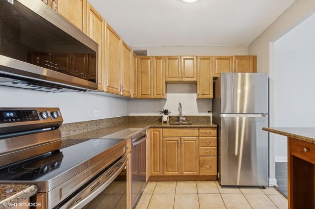 3930 N Pine Grove Avenue 2313, Chicago, IL 60613