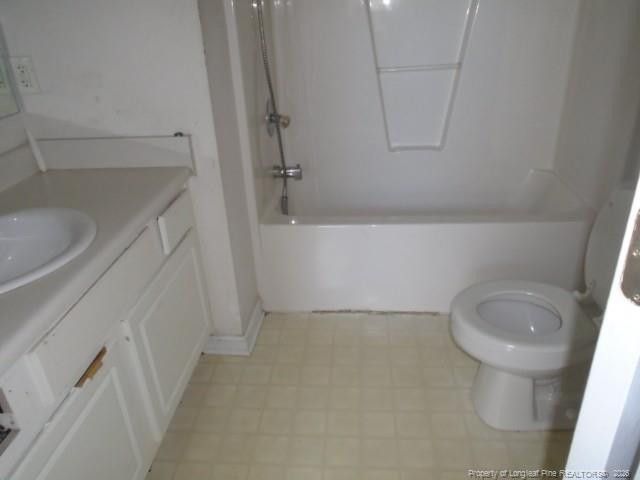 3620 Lismore Lane, Hope Mills, NC 28348