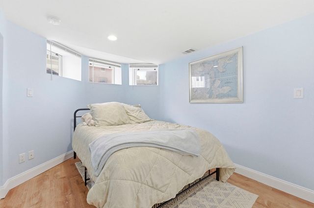 865 E 2nd 1, Boston, MA 02127