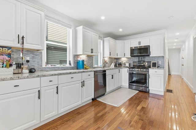 865 E 2nd 1, Boston, MA 02127