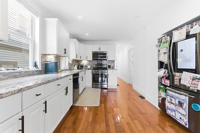 865 E 2nd 1, Boston, MA 02127
