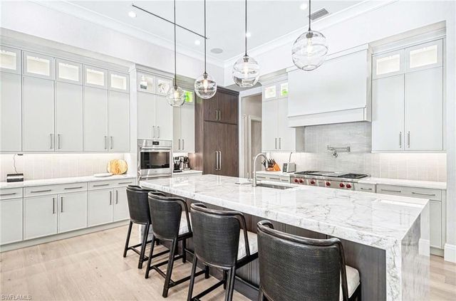3003 Crayton RD, Naples, FL 34103