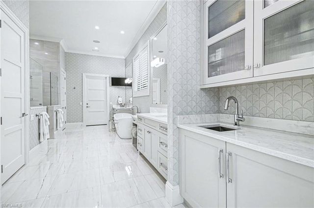 3003 Crayton RD, Naples, FL 34103