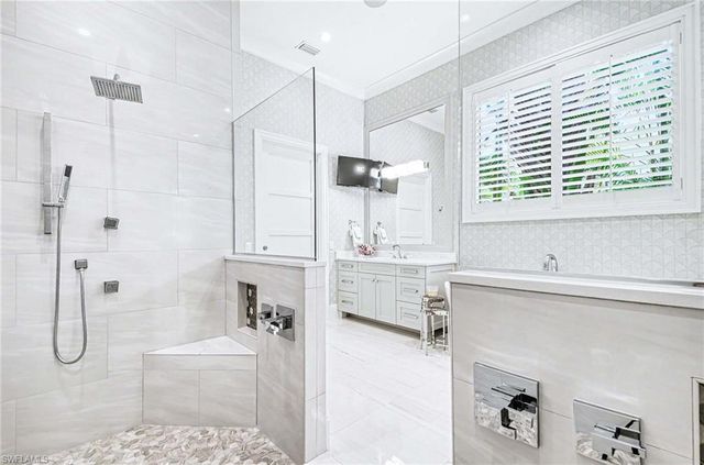 3003 Crayton RD, Naples, FL 34103