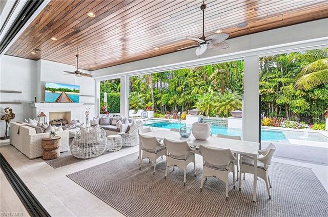 3003 Crayton RD, Naples, FL 34103