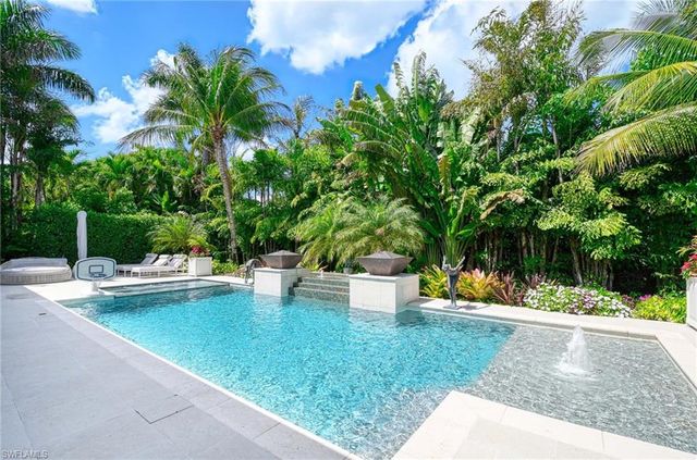 3003 Crayton RD, Naples, FL 34103