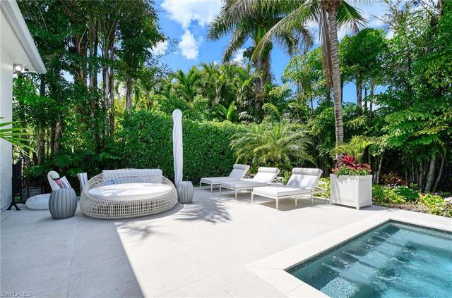 3003 Crayton RD, Naples, FL 34103