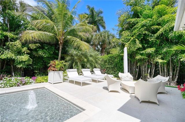 3003 Crayton RD, Naples, FL 34103