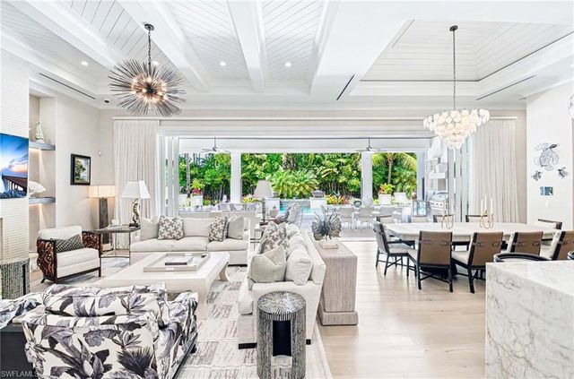 3003 Crayton RD, Naples, FL 34103
