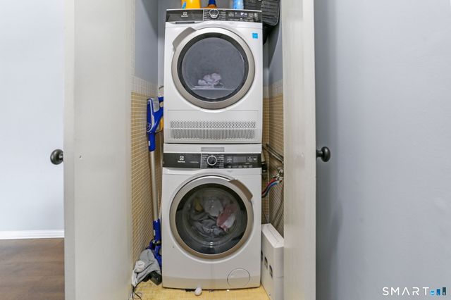 200 Woodmont Avenue APT 121, Bridgeport, CT 06606