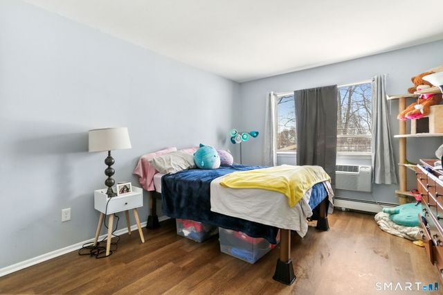 200 Woodmont Avenue APT 121, Bridgeport, CT 06606