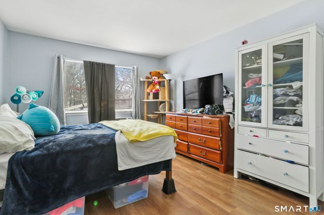 200 Woodmont Avenue APT 121, Bridgeport, CT 06606