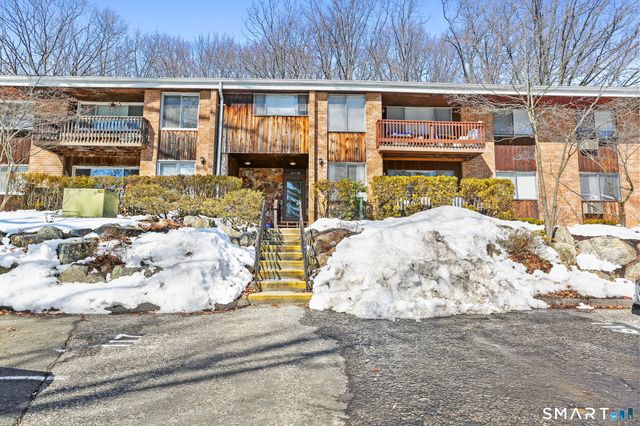 200 Woodmont Avenue APT 121, Bridgeport, CT 06606