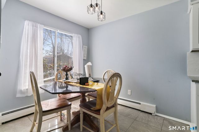 200 Woodmont Avenue APT 121, Bridgeport, CT 06606