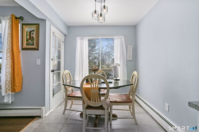 200 Woodmont Avenue APT 121, Bridgeport, CT 06606