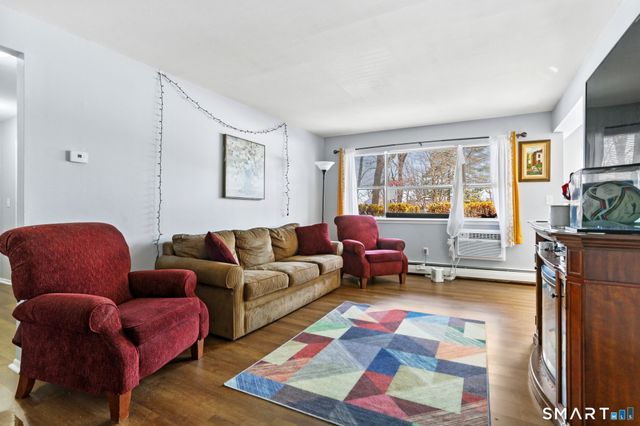 200 Woodmont Avenue APT 121, Bridgeport, CT 06606