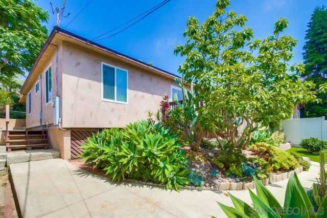 1712 Bervy St, San Diego, CA 92110
