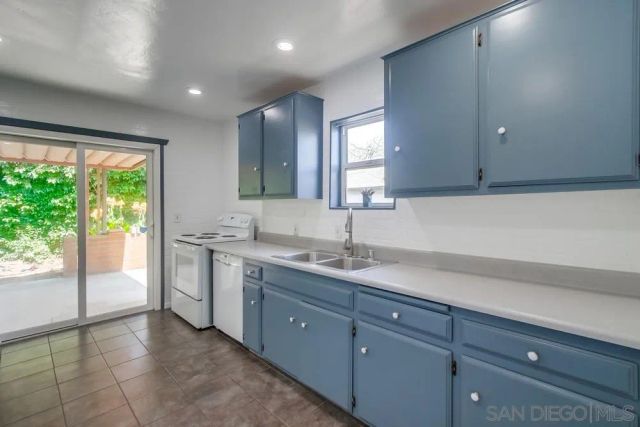 1712 Bervy St, San Diego, CA 92110