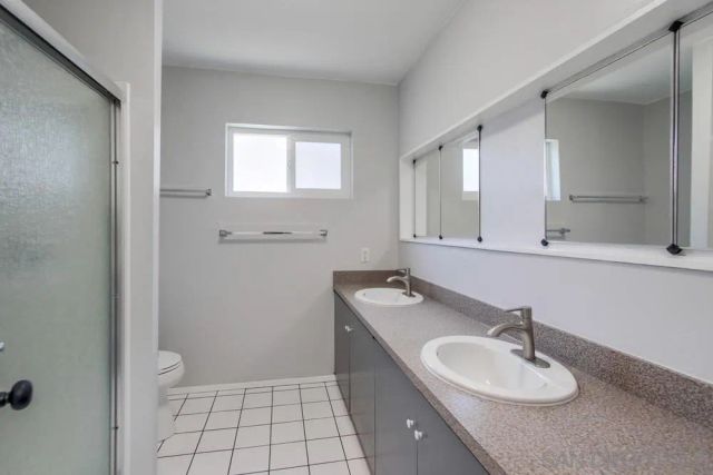 1712 Bervy St, San Diego, CA 92110