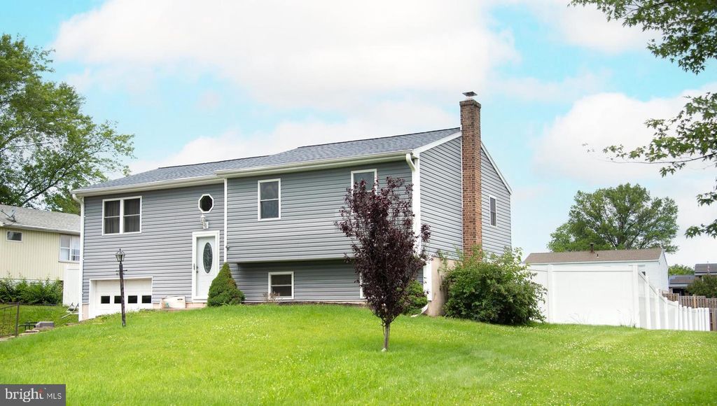 4324 BEAUMONT RD, Dover, PA 17315