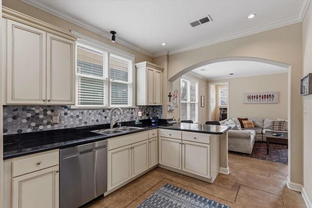 907 S COX ST, Memphis, TN 38104