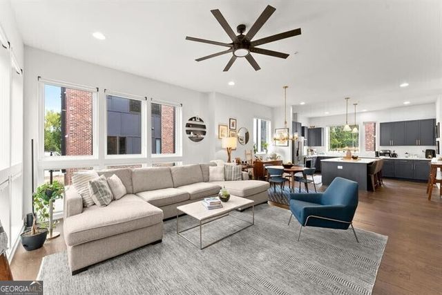 1256 Chelsea Circle NW, Atlanta, GA 30318