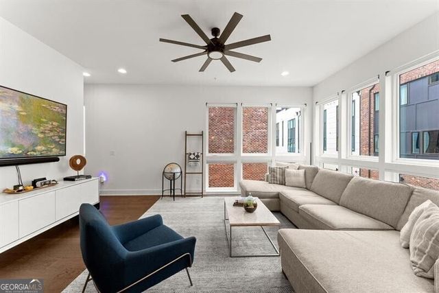 1256 Chelsea Circle NW, Atlanta, GA 30318