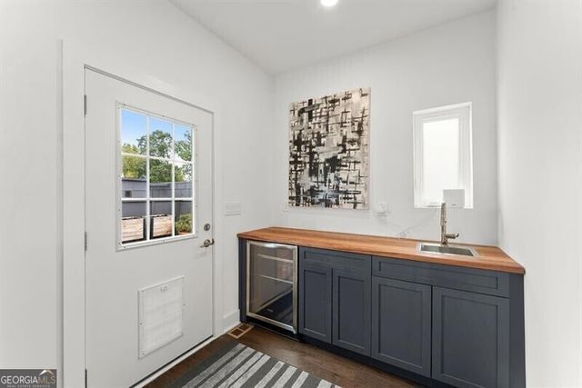 1256 Chelsea Circle NW, Atlanta, GA 30318