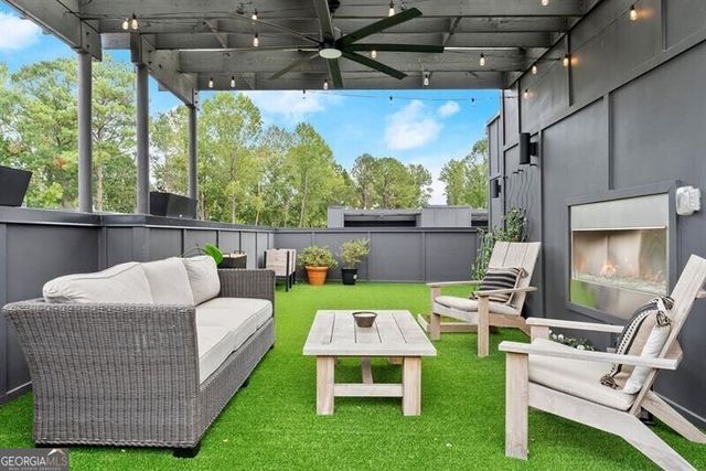 1256 Chelsea Circle NW, Atlanta, GA 30318