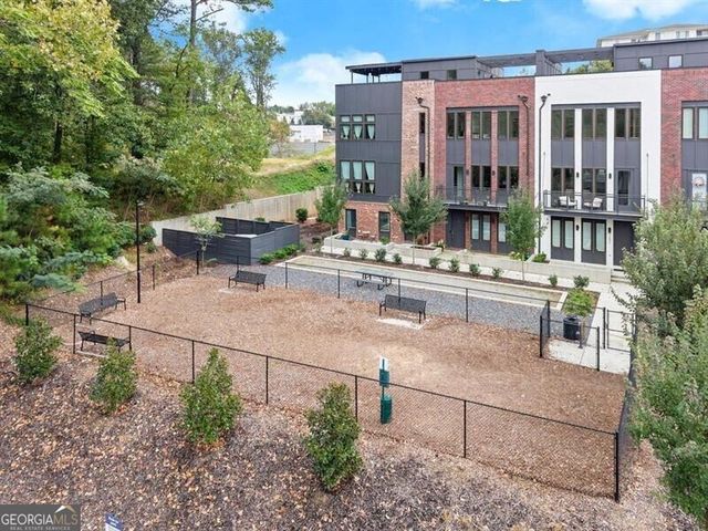 1256 Chelsea Circle NW, Atlanta, GA 30318