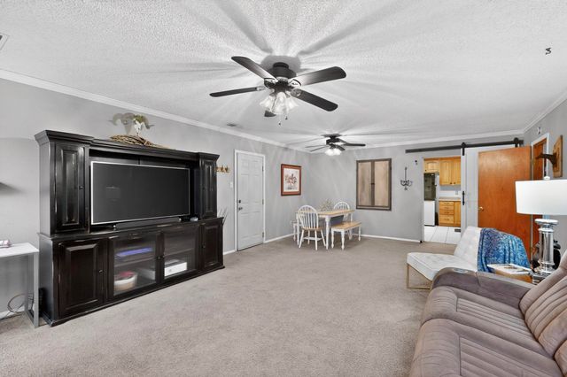 15 Whitehouse Road, Los Lunas, NM 87031