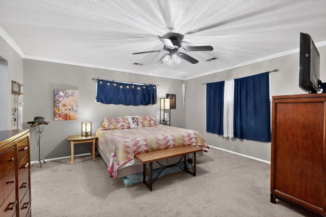 15 Whitehouse Road, Los Lunas, NM 87031