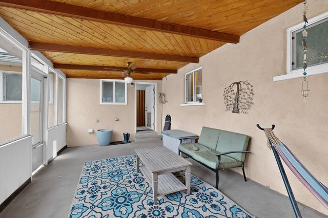 15 Whitehouse Road, Los Lunas, NM 87031