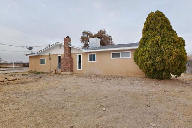 15 Whitehouse Road, Los Lunas, NM 87031