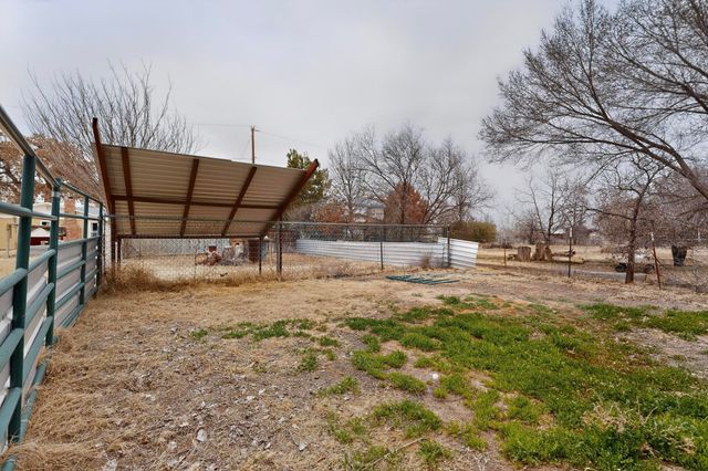 15 Whitehouse Road, Los Lunas, NM 87031