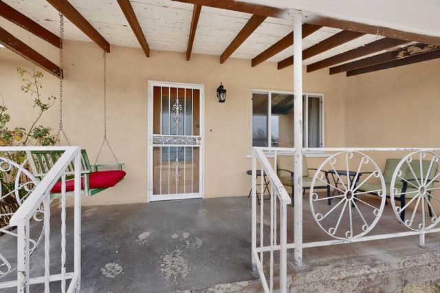 15 Whitehouse Road, Los Lunas, NM 87031