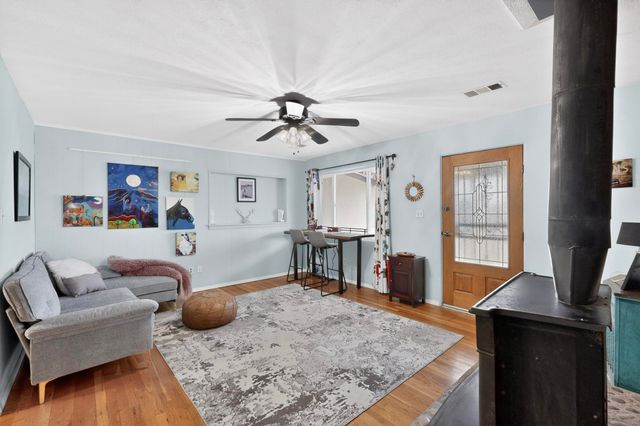 15 Whitehouse Road, Los Lunas, NM 87031