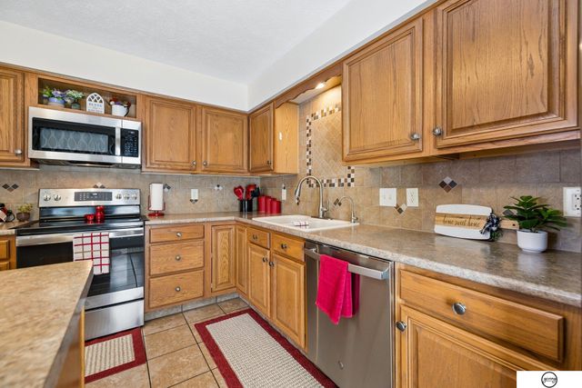 5417 S 78th Street, Lincoln, NE 68516